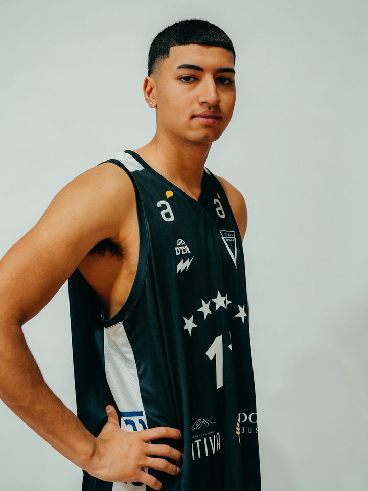 Thiago Pérez, alero #11 de Capitol